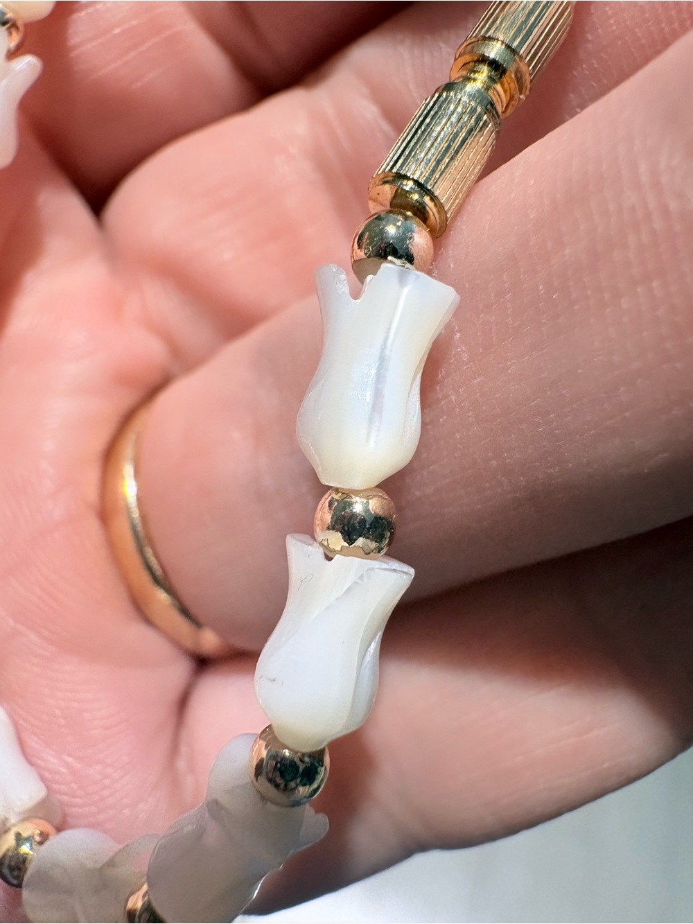 Vintage stone/mother of pearl? Crystal? Bead bracelet